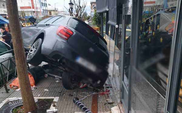 ΣΤ. ΒΛΑΧΟΣ: ΤΕΛΟΣ ΣΤΟ ΑΙΣΧΟΣ ΤΗΣ ΛΕΩΦΟΡΟΥ