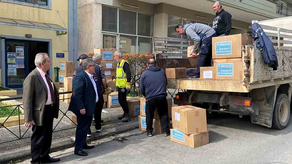 Δ. Πετρούπολης: 125 κιβώτια ανθρωπιστικής βοήθειας στην Ουκρανία