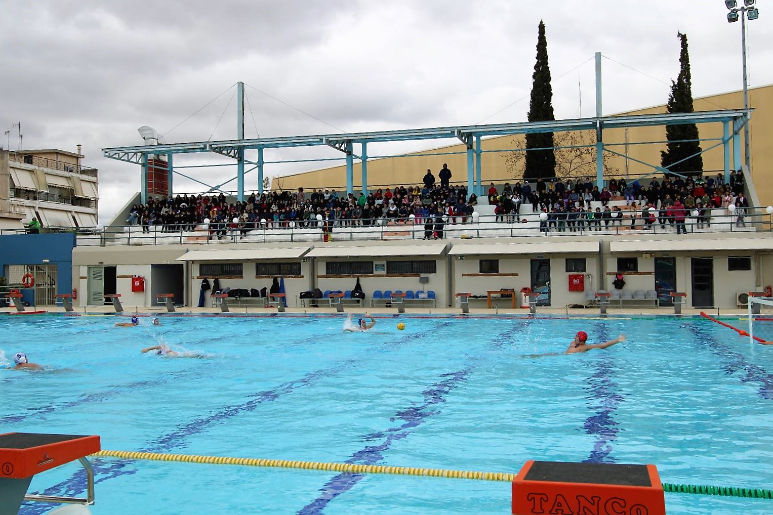 ΠΕΤΡΟΥΠΟΛΗ: ΜΑΘΗΜΑΤΑ WATER POLO ΣΤΟ ΔΗΜΟΤΙΚΟ ΚΟΛΥΜΒΗΤΗΡΙΟ